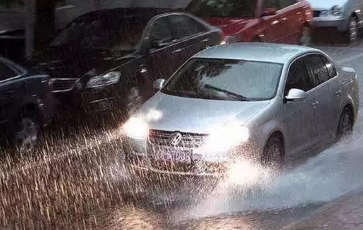 上海报废车回收教您在雨天保养汽车